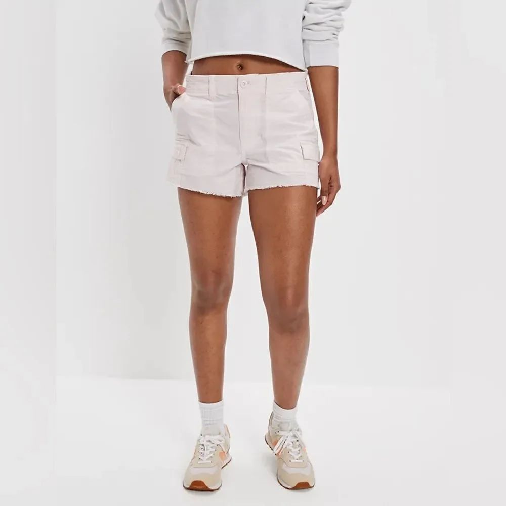 American Eagle Snappy Stretch ‘90s Boyfriend Cargo Shorts Pink Size 2